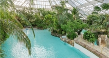 Piscine à vagues à Center Parcs Les Bois-Francs