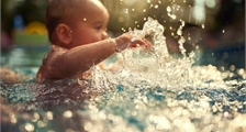 Babyschwimmen in Center Parcs Erperheide
