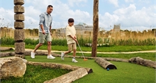 Minigolf à Center Parcs Villages Nature Paris