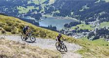 Promener et faire du vélo activités à Landal Alpine Lodge Lenzerheide